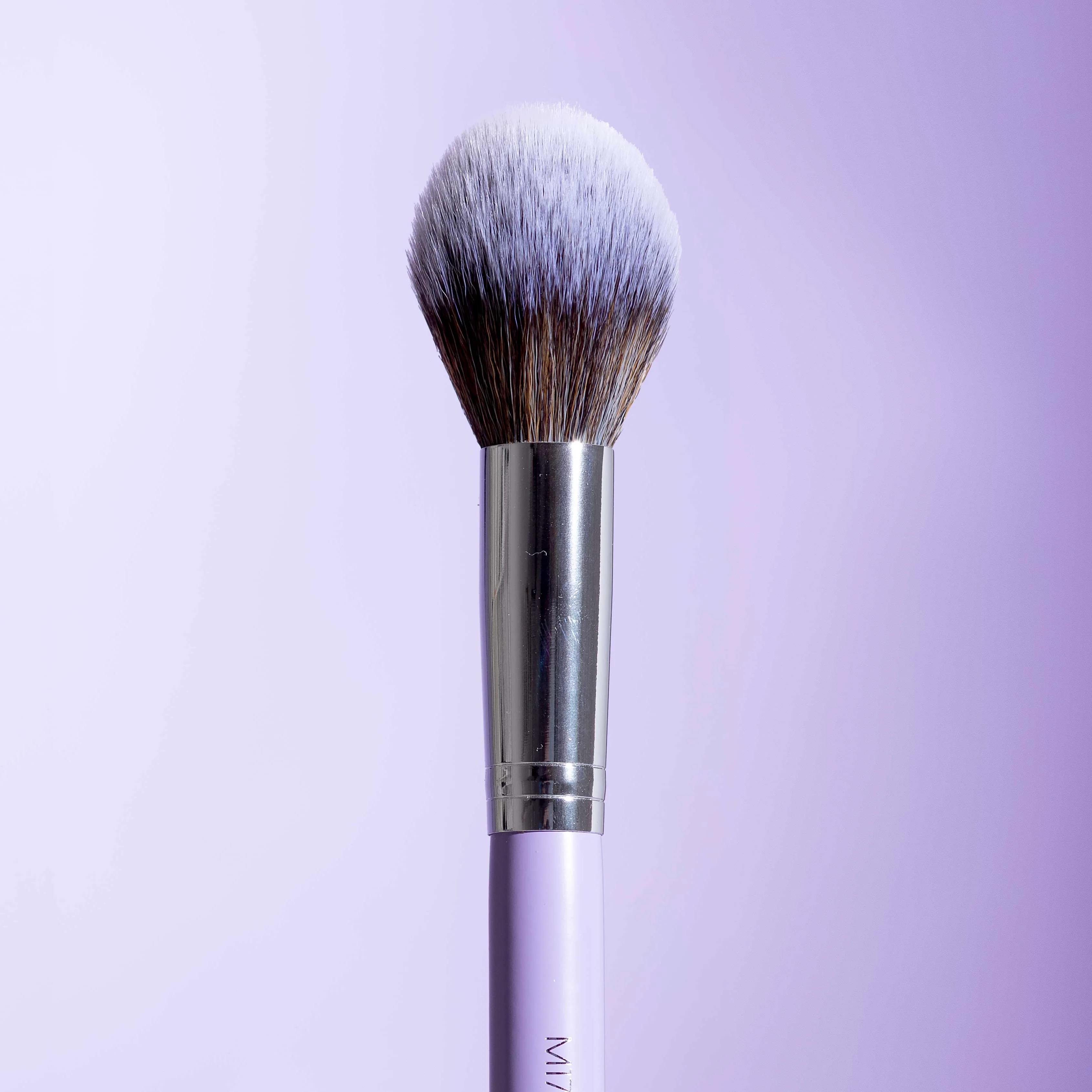 M17 Soft Powder Brush - Image 2