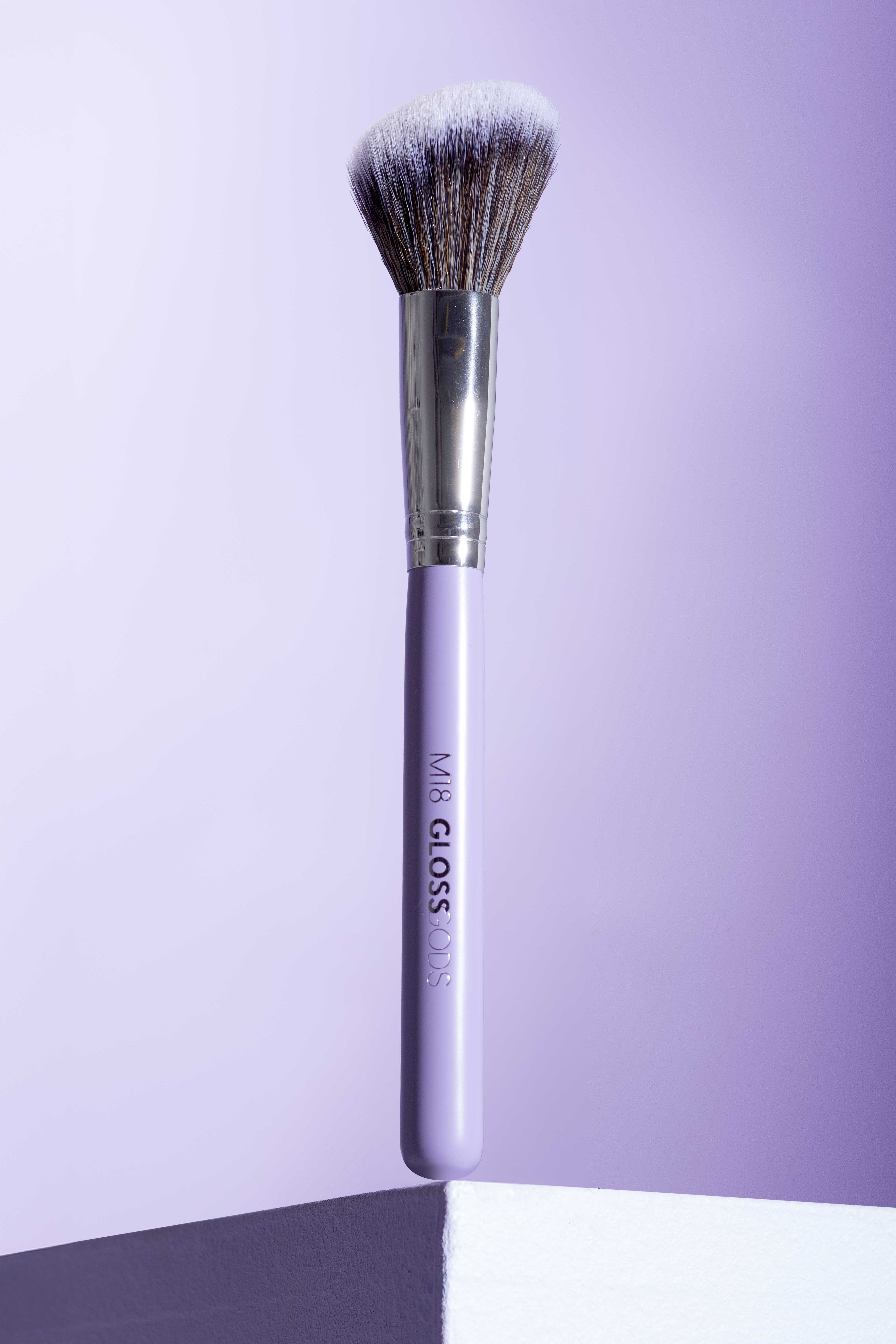 M18 Angled Cheek Brush - Image 3